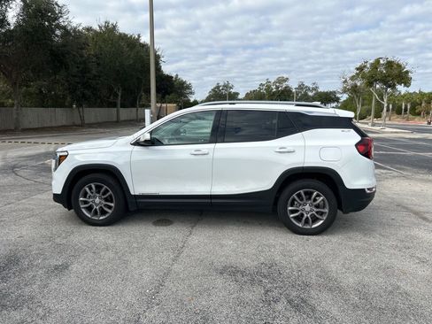 Used 2023 GMC Terrain SLT image 7