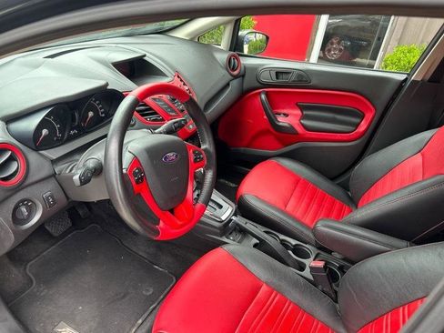 Used 2012 Ford Fiesta SES FWD image 5