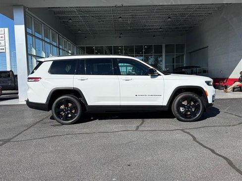 New 2025 Jeep Grand Cherokee L Limited w/ Black Appearance Package image 2