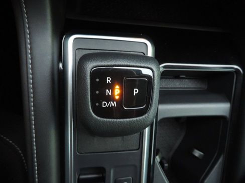 Used 2024 Nissan Pathfinder SL FWD image 24