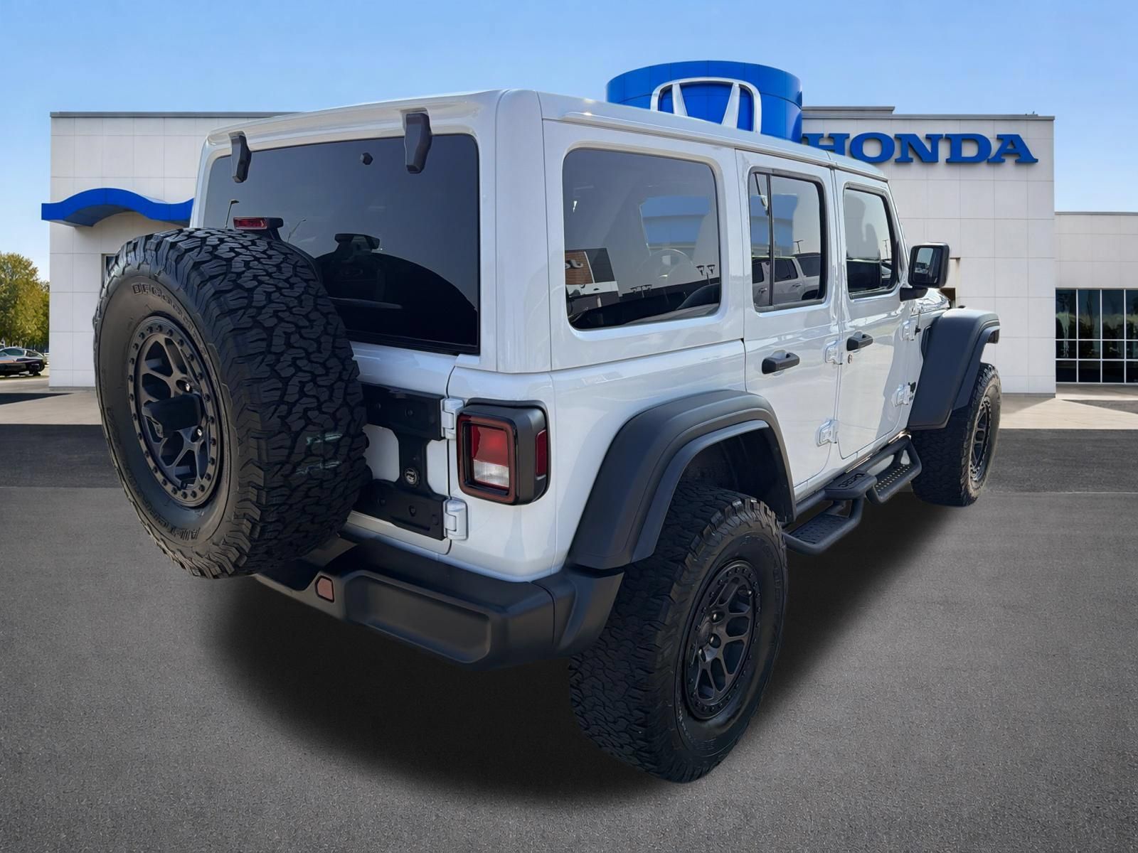 Used 2022 Jeep Wrangler Unlimited Sport AWD/4WD image 5