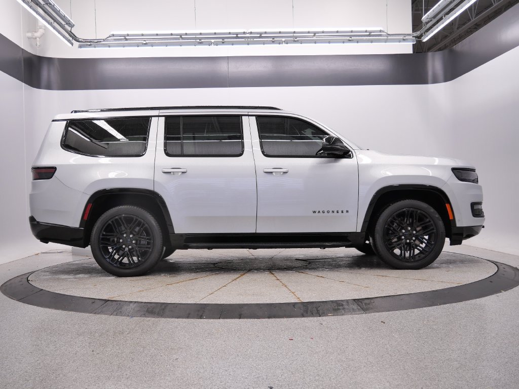 Used 2023 Jeep Wagoneer Series II AWD/4WD image 6