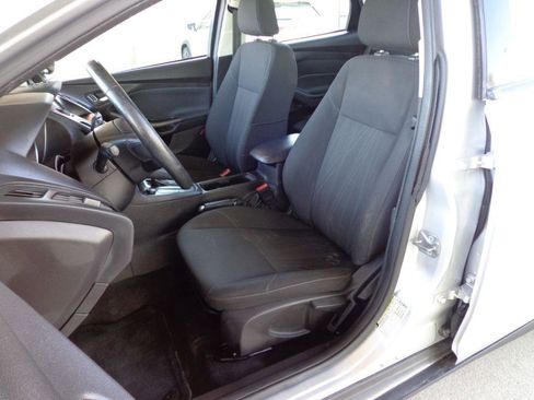 Used 2018 Ford Focus SEL w/ Cold Weather Package FWD image 14