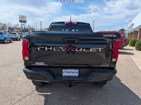 Used 2024 Chevrolet Colorado ZR2 w/ Technology Package image 4