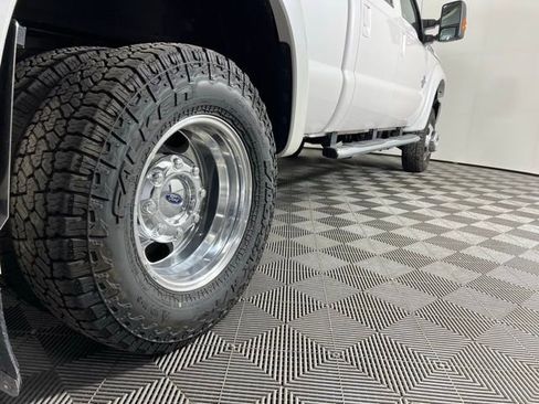 Used 2012 Ford F350 Lariat w/ Lariat Interior Pkg image 5