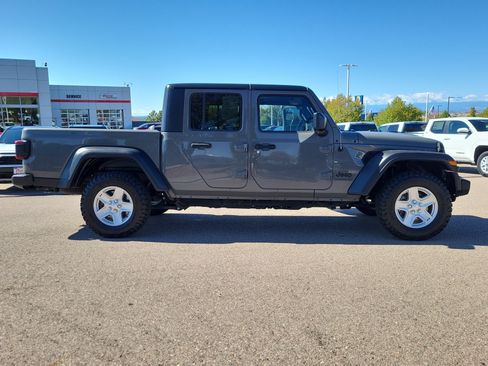 Used 2020 Jeep Gladiator Sport w/ Quick Order Package 24S image 2