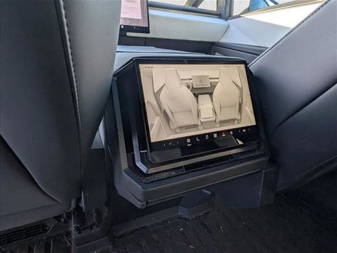 Used 2024 Tesla Cybertruck AWD Crew Cab image 14