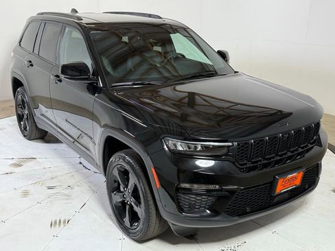 New 2025 Jeep Grand Cherokee Limited w/ Luxury Tech Group II image 1