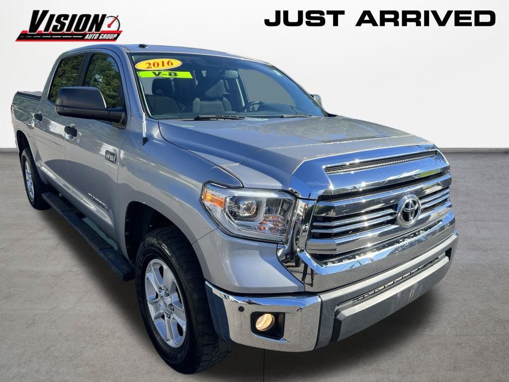 Used 2016 Toyota Tundra SR5 w/ SR5 Upgrade Package RWD image 2
