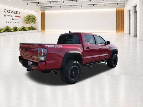 Used 2020 Toyota Tacoma TRD Off-Road w/ Technology Package AWD/4WD image 11