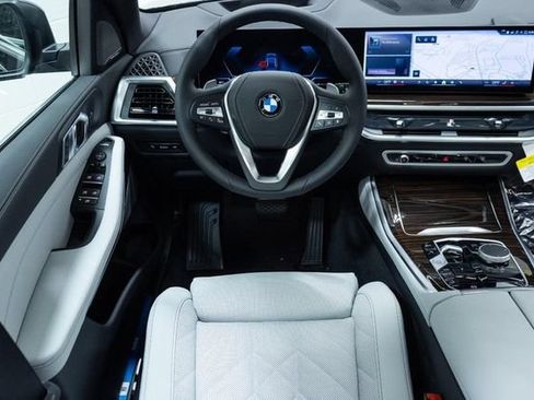 Certified 2026 BMW X5 xDrive40i w/ Premium Package AWD/4WD image 4