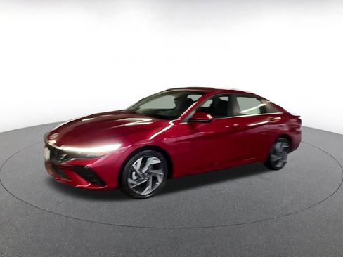 Used 2025 Hyundai Elantra SEL image 7