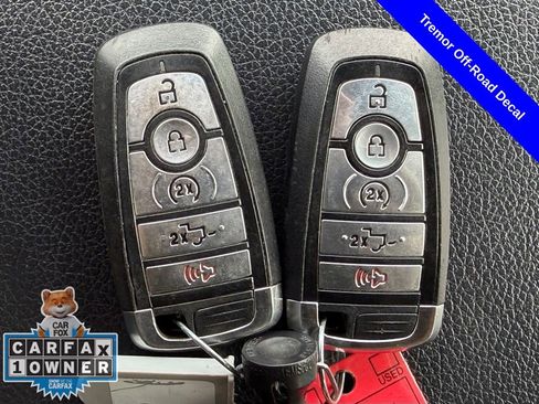 Used 2022 Ford F350 Lariat w/ Tremor Off-Road Package image 27