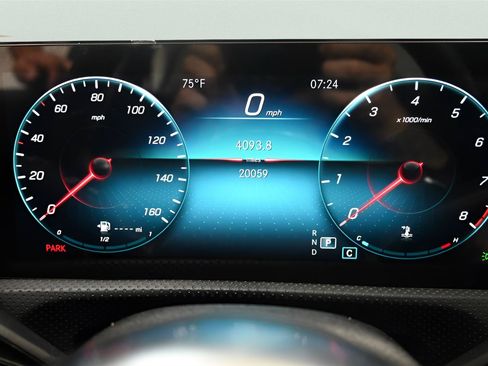 Used 2022 Mercedes-Benz A 220 4MATIC image 11