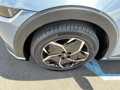 Certified 2024 Hyundai Ioniq 5 SEL RWD image 9