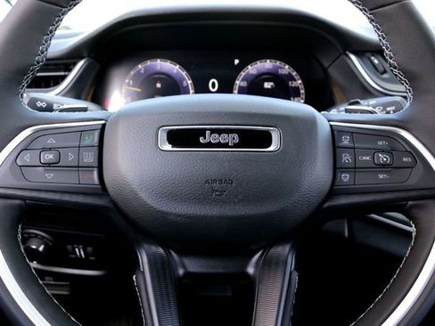 New 2025 Jeep Grand Cherokee L Altitude image 11