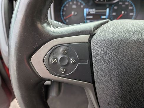 Used 2017 Chevrolet Colorado Z71 image 16