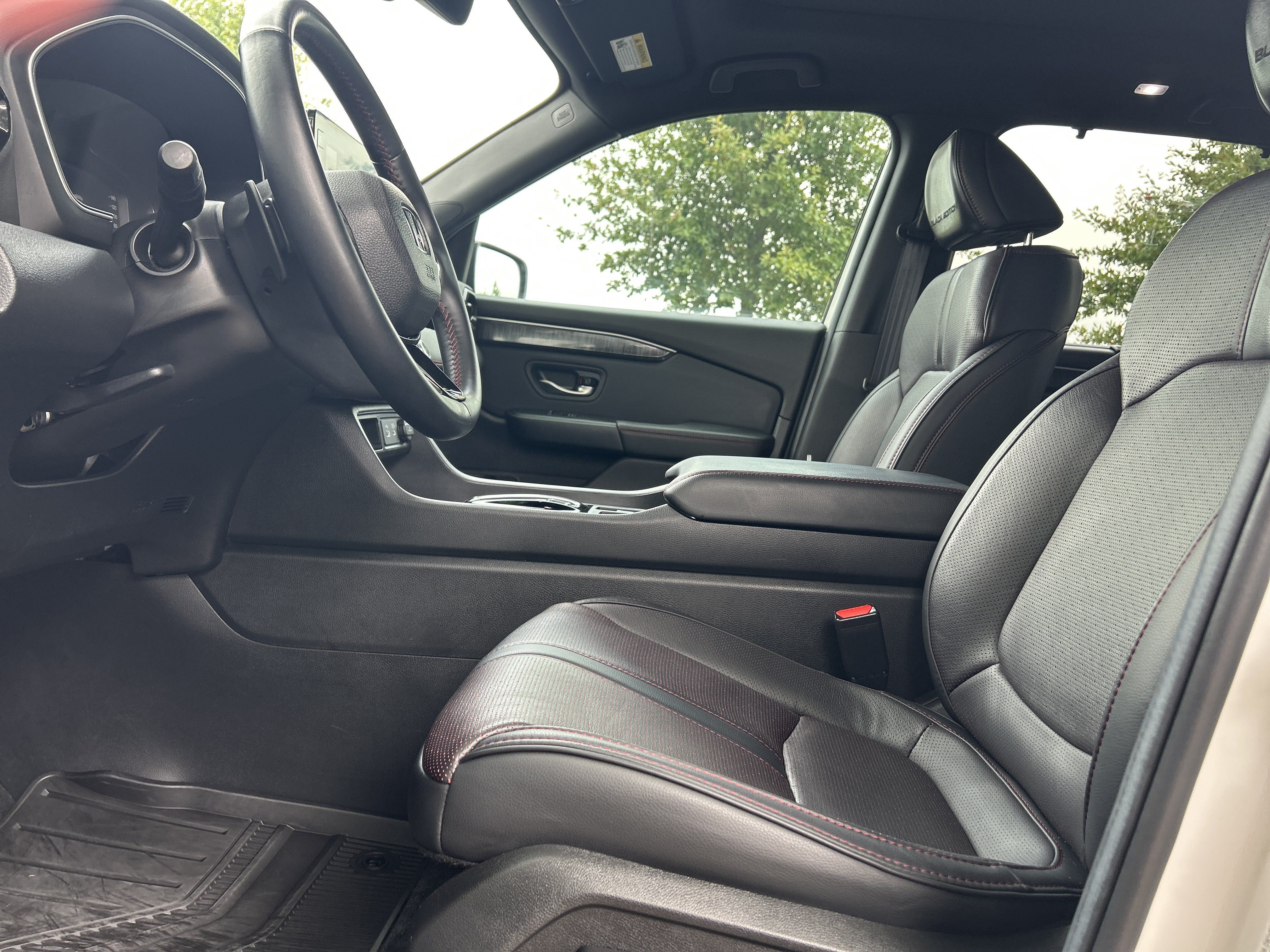 Certified 2025 Honda Pilot Black Edition image 24