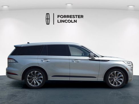 Used 2023 Lincoln Aviator Grand Touring w/ Equipment Group 301A AWD/4WD image 2