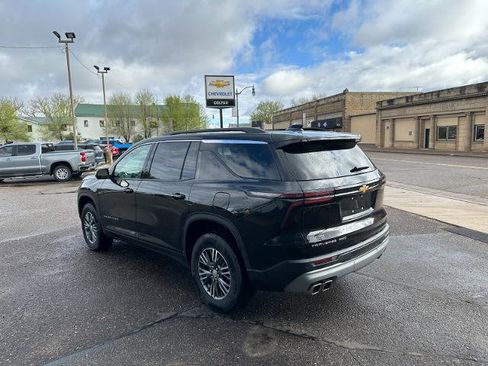 Used 2024 Chevrolet Traverse LT w/ Trailering Package AWD/4WD image 7