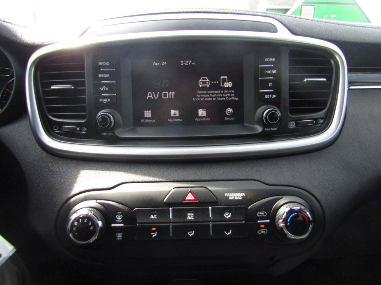 Used 2020 Kia Sorento L FWD image 16