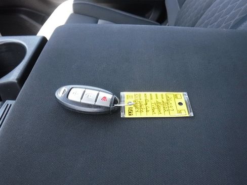 Used 2022 Nissan Titan S RWD image 16