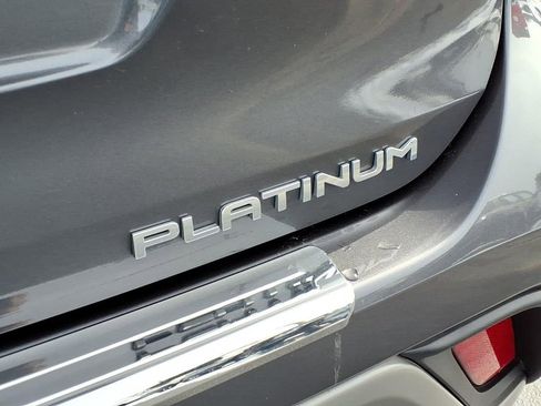 Used 2024 Toyota Highlander Platinum image 10