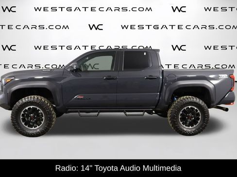 Used 2025 Toyota Tacoma Limited image 5
