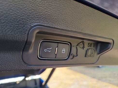 Used 2020 Ford Explorer Limited w/ Class III Trailer Tow Package image 11