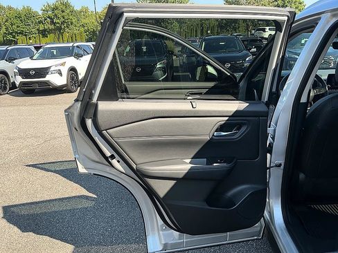 Certified 2025 Nissan Rogue SV w/ SV Premium Package FWD image 23