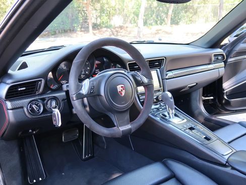 Used 2016 Porsche 911 Carrera image 17