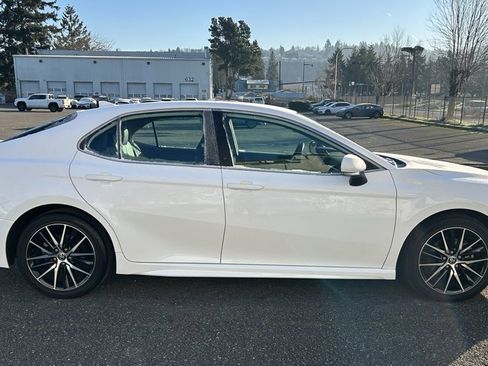 Certified 2023 Toyota Camry SE w/ Cold Weather Package image 4