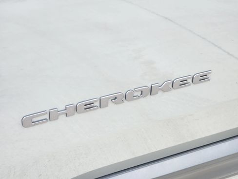 New 2026 Jeep Cherokee Overland w/ Trailer Tow Group AWD/4WD image 12