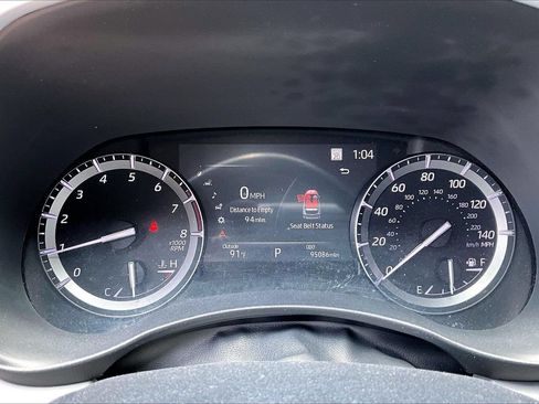 Used 2020 Toyota Highlander XLE FWD image 12