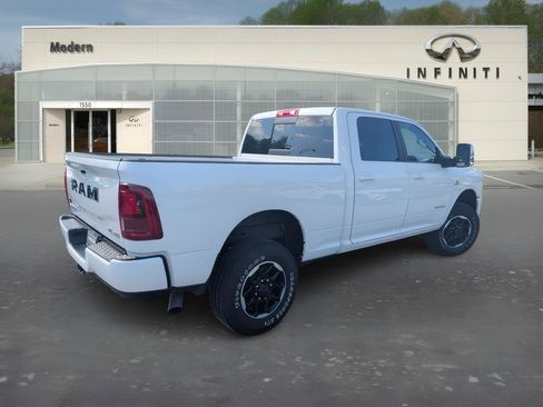 Used 2026 RAM 2500 Laramie AWD/4WD image 4