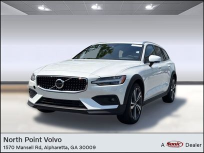 Used 2025 Volvo V60 B5 Cross Country Plus