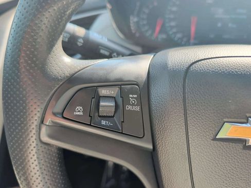 Used 2021 Chevrolet Trax LT AWD/4WD image 23