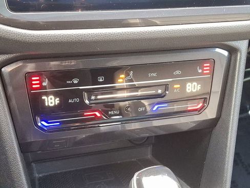 Used 2022 Volkswagen Tiguan SE R-Line image 17