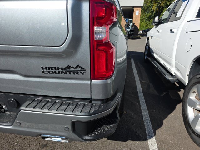 Used 2026 Chevrolet Silverado 1500 High Country w/ Technology Package AWD/4WD image 9
