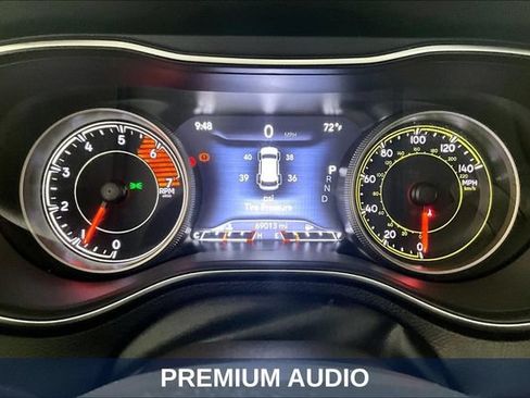 Used 2020 Jeep Cherokee Trailhawk w/ Comfort & Convenience Group AWD/4WD image 18
