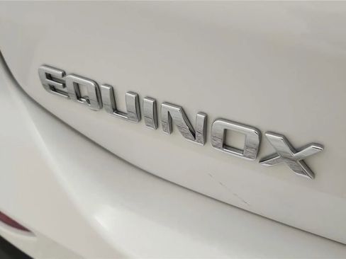 Used 2024 Chevrolet Equinox LT AWD/4WD image 17