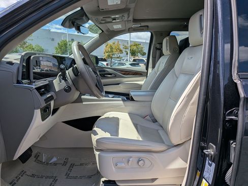 Used 2022 Cadillac Escalade Sport Platinum w/ LPO, ONYX Package AWD/4WD image 24
