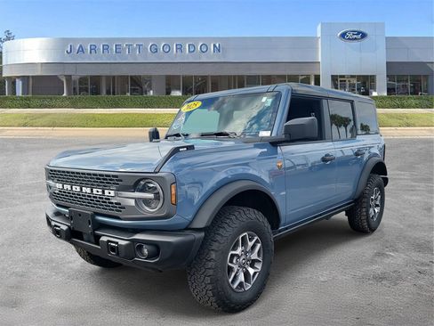 Used 2025 Ford Bronco Badlands image 2