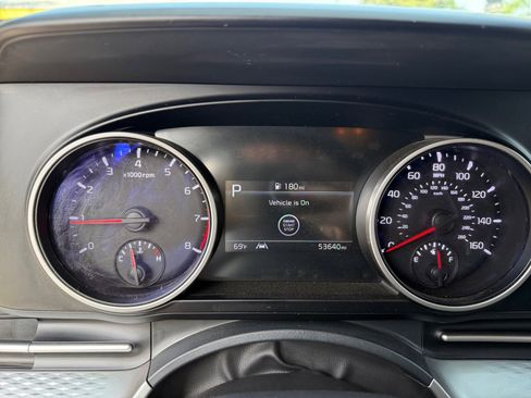 Used 2022 Kia Carnival LX image 25