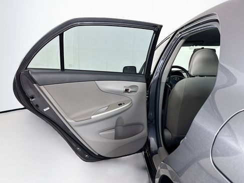Used 2012 Toyota Corolla LE FWD image 23
