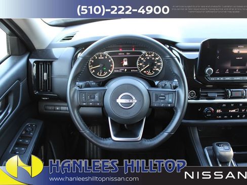 Certified 2024 Nissan Pathfinder SV image 17