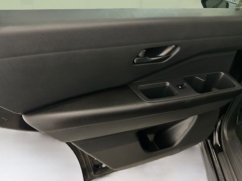 Used 2025 Nissan Pathfinder SV image 26