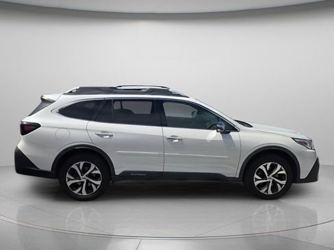 Used 2020 Subaru Outback Touring XT AWD/4WD image 4