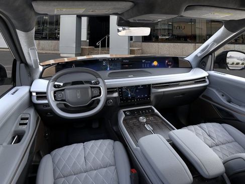 New 2026 Lincoln Navigator Black Label AWD/4WD image 9