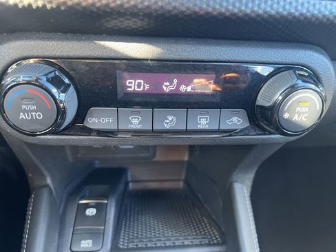 Used 2022 Nissan Kicks SV image 17